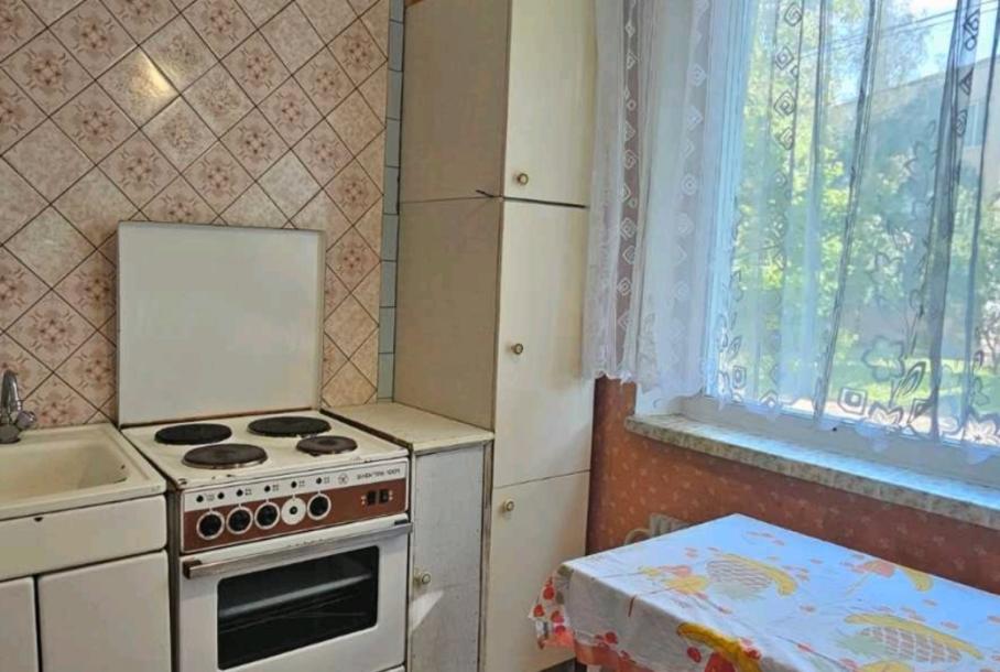 Квартира, 2-кімн., Харьков, Алексеевка, Ахсарова