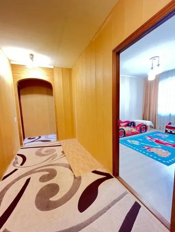 Квартира, 3-кімн., Харьков, 531м/р, Гвардейцев Широнинцев