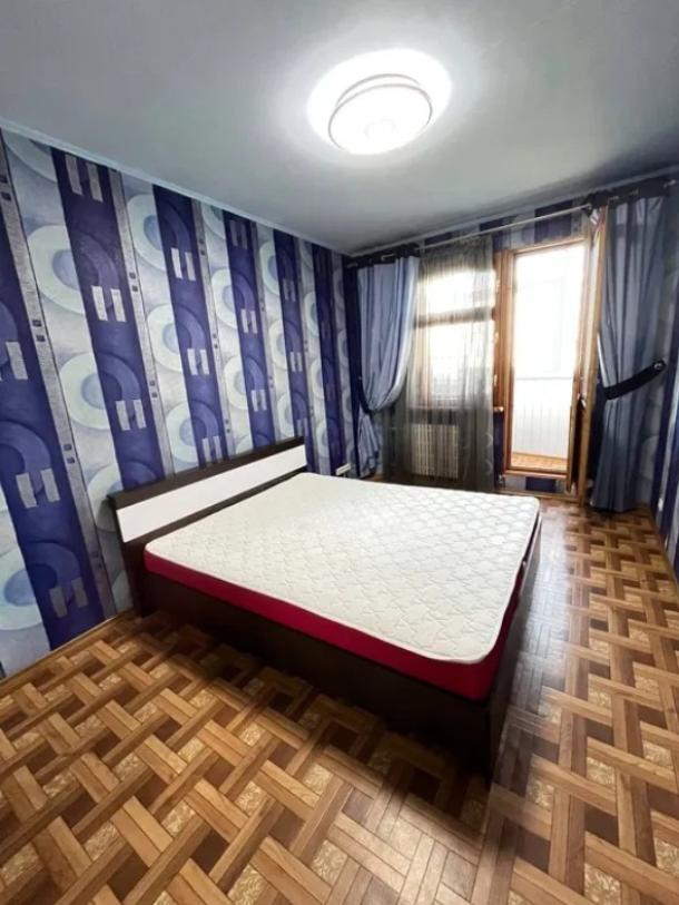 Квартира, 3-кімн., Харьков, 531м/р, Гвардейцев Широнинцев