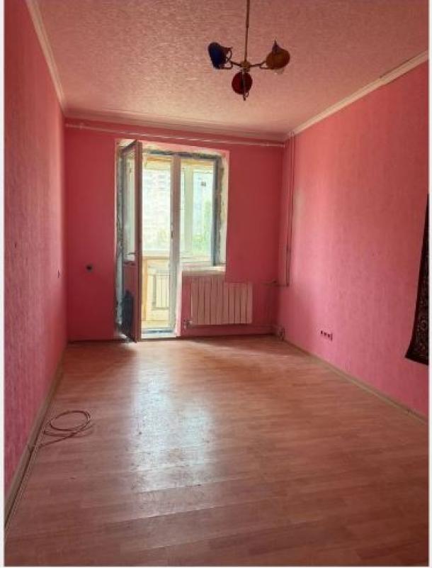Квартира, 3-кімн., Харьков, 5 Северная Салтовка, Метростроителей