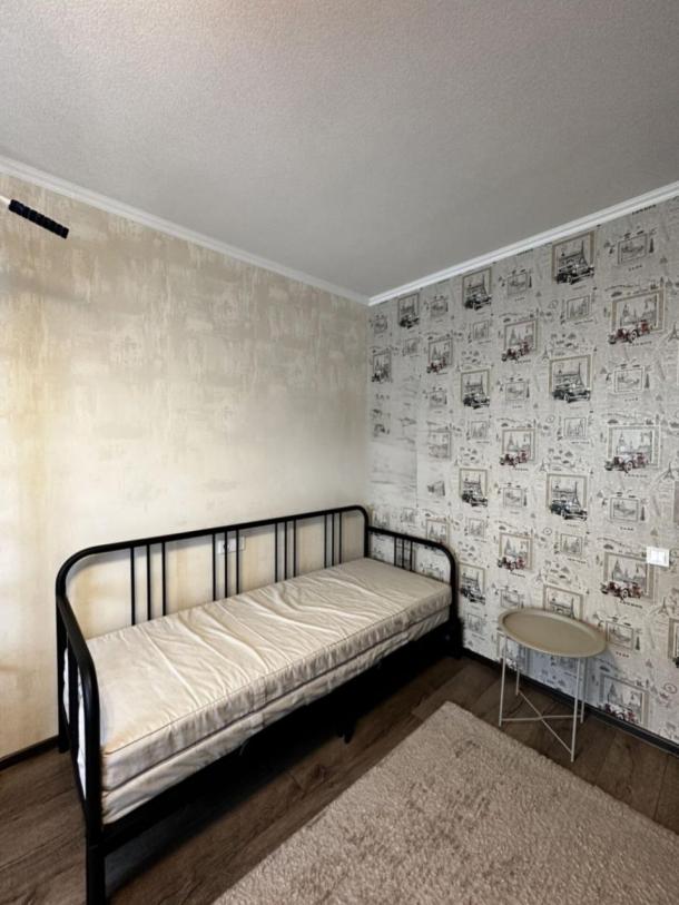 Квартира, 4-кімн., Харьков, 624м/р, Амосова