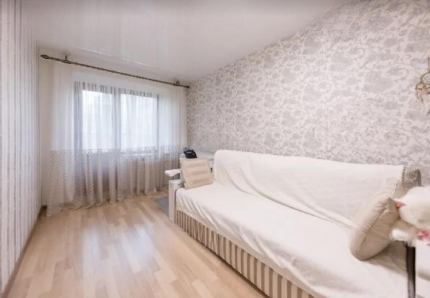 Квартира, 3-кімн., Харьков, Гагарина метро , Аэрокосмический просп. (Гагарина проспект)