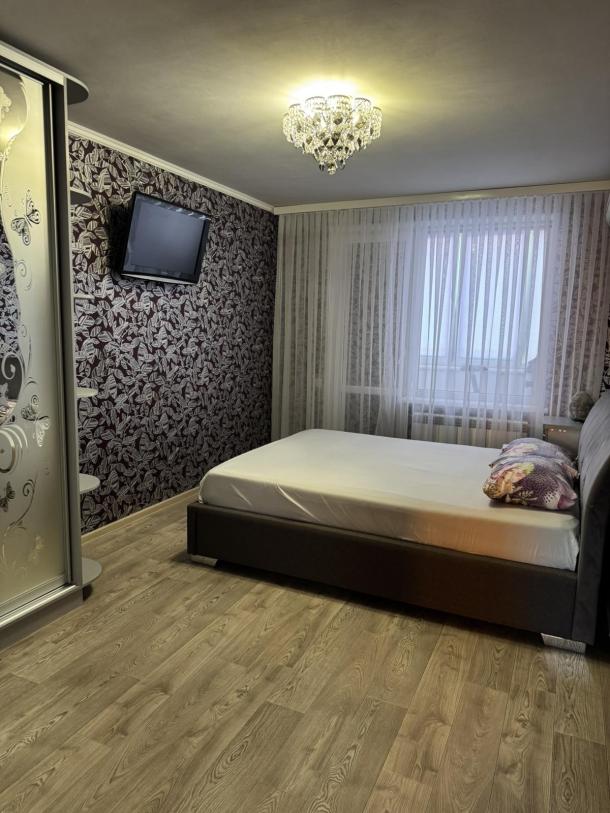 Квартира, 3-кімн., Харьков, 522м/р, Академика Барабашова