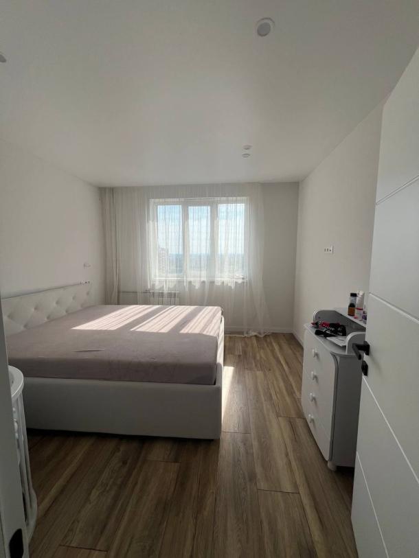 Квартира, 3-кімн., Харьков, 605м/р, Тракторостроителей просп.