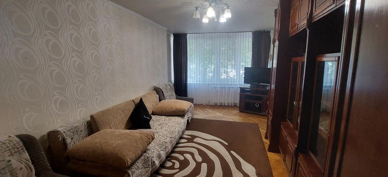 Квартира, 3-кімн., Харьков, Гагарина метро , Аэрокосмический просп. (Гагарина проспект)