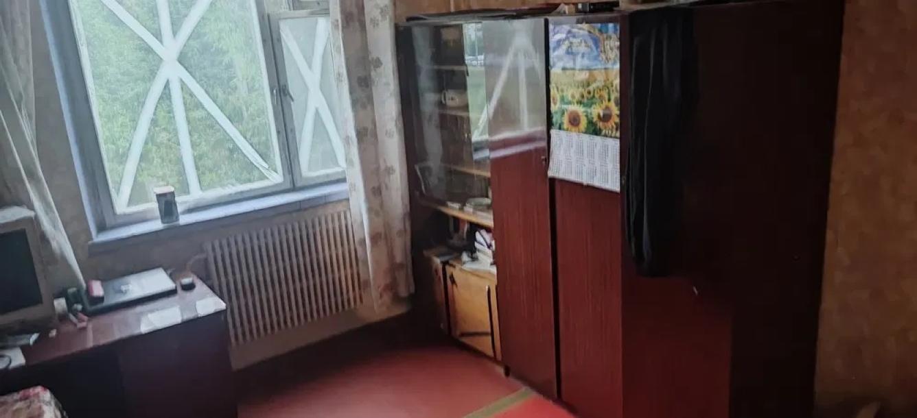 Квартира, 3-кімн., Харьков, Рогань жилмассив, Зубарева