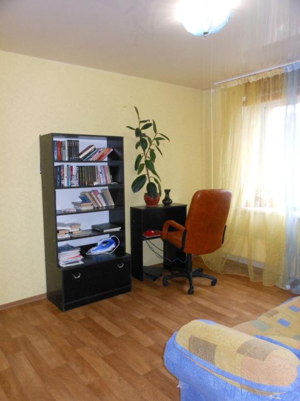Квартира, 2-кімн., Харьков, Госпром, Культуры (Калинина, Свердлова, Советская Советский 3 пер.)