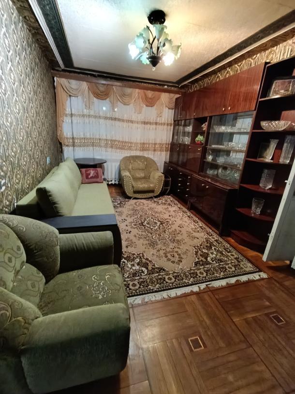 Квартира, 3-кімн., Харьков, Гагарина метро , Аэрокосмический просп. (Гагарина проспект)
