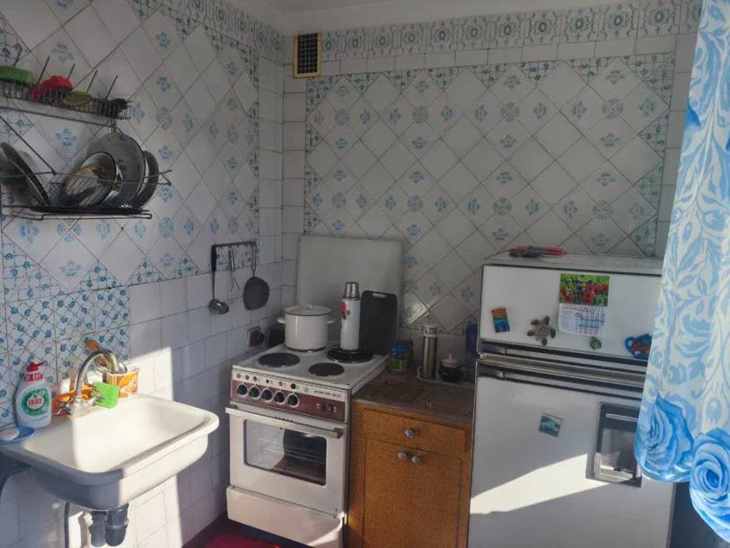 Квартира, 3-кімн., Харьков, Рогань жилмассив, Луи Пастера