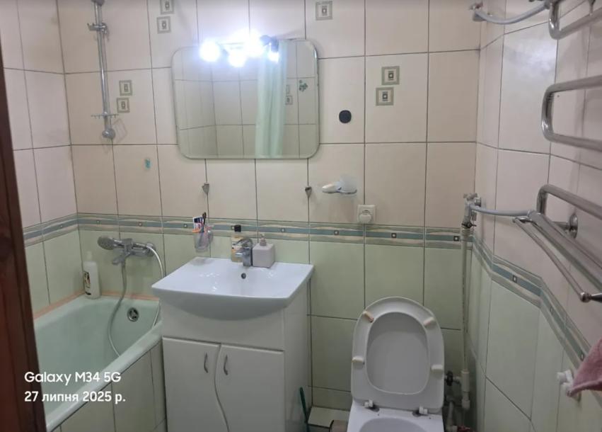 Квартира, 2-кімн., Харьков, 524м/р, Непокоренных (Героев Труда)