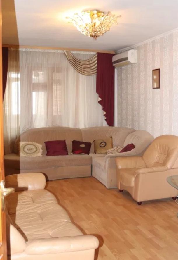 Квартира, 3-кімн., Харьков, Гагарина метро , Вернадского