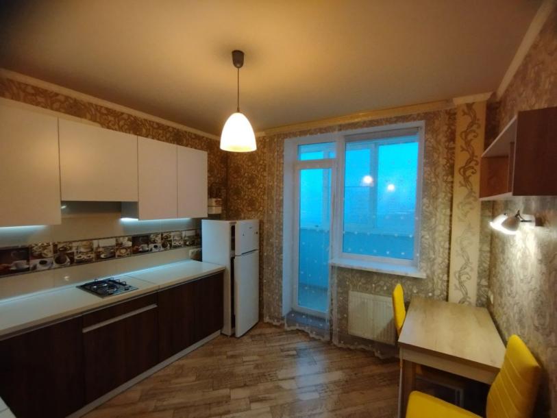 Квартира, 1-кімн., Харьков, Рогань жилмассив, Зубарева