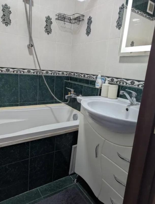 Квартира, 1-кімн., Харьков, 520м/р, Гвардейцев Широнинцев