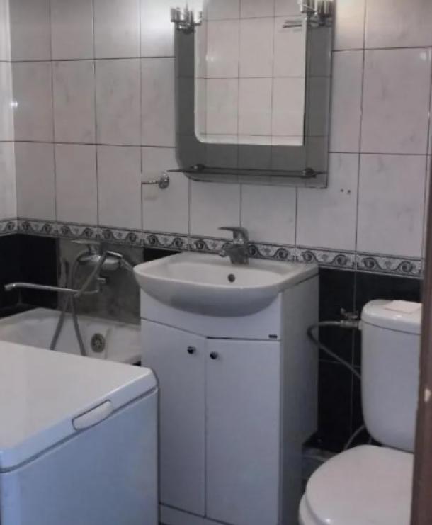 Квартира, 3-кімн., Харьков, 533м/р, Тракторостроителей просп.