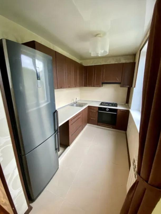 Квартира, 3-кімн., Харьков, 606м/р, Тракторостроителей просп.