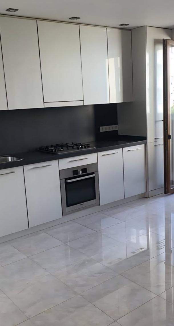 Квартира, 3-кімн., Харьков, 605м/р, Тракторостроителей просп.