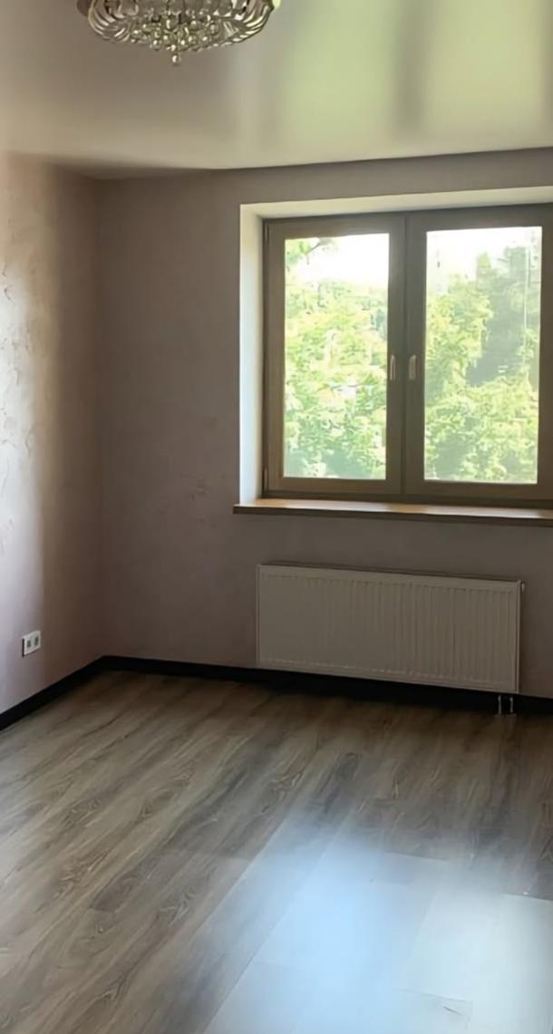 Квартира, 3-кімн., Харьков, 605м/р, Тракторостроителей просп.