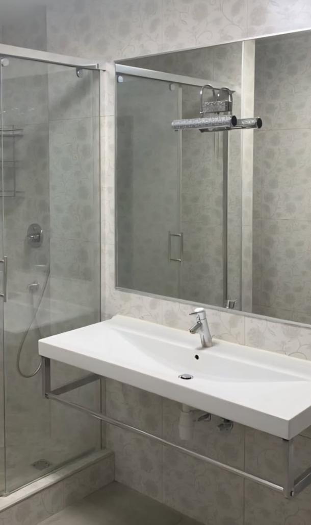 Квартира, 3-кімн., Харьков, 605м/р, Тракторостроителей просп.