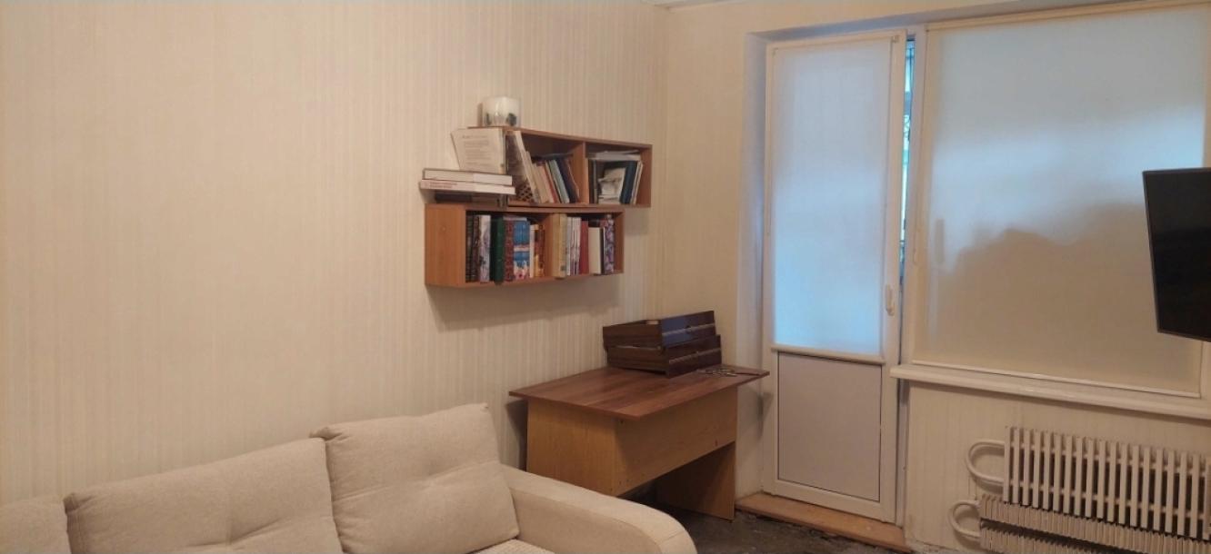 Квартира, 3-кімн., Харьков, 533м/р, Непокоренных (Героев Труда)