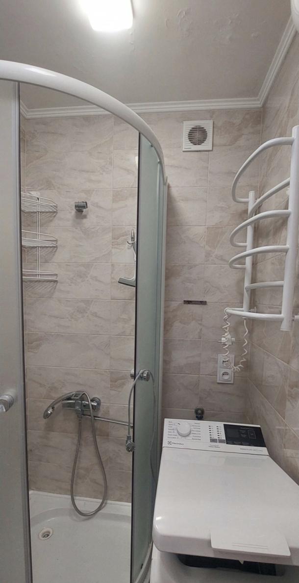 Квартира, 3-кімн., Харьков, 533м/р, Непокоренных (Героев Труда)