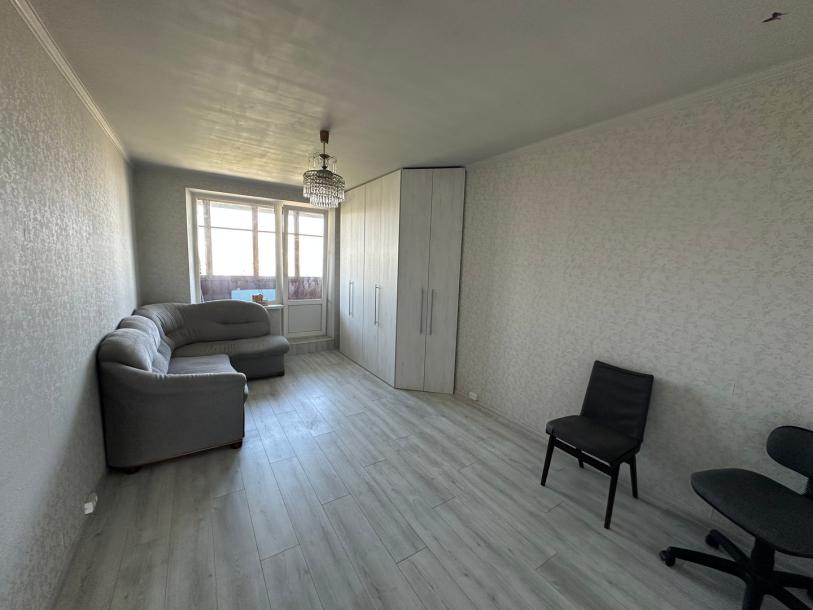 Квартира, 3-кімн., Харьков, 520м/р, Академика Павлова