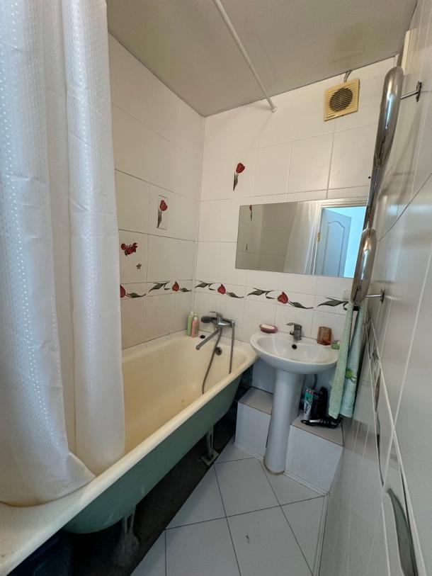 Квартира, 3-кімн., Харьков, 520м/р, Академика Павлова