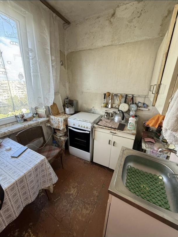 Квартира, 3-кімн., Харьков, 606м/р, Непокоренных (Героев Труда)