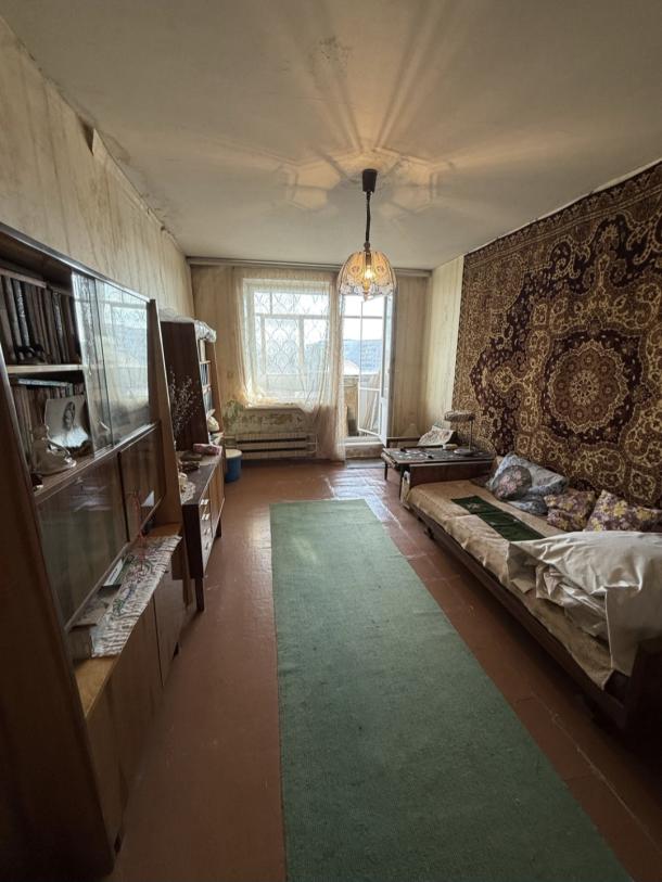 Квартира, 3-кімн., Харьков, 606м/р, Непокоренных (Героев Труда)