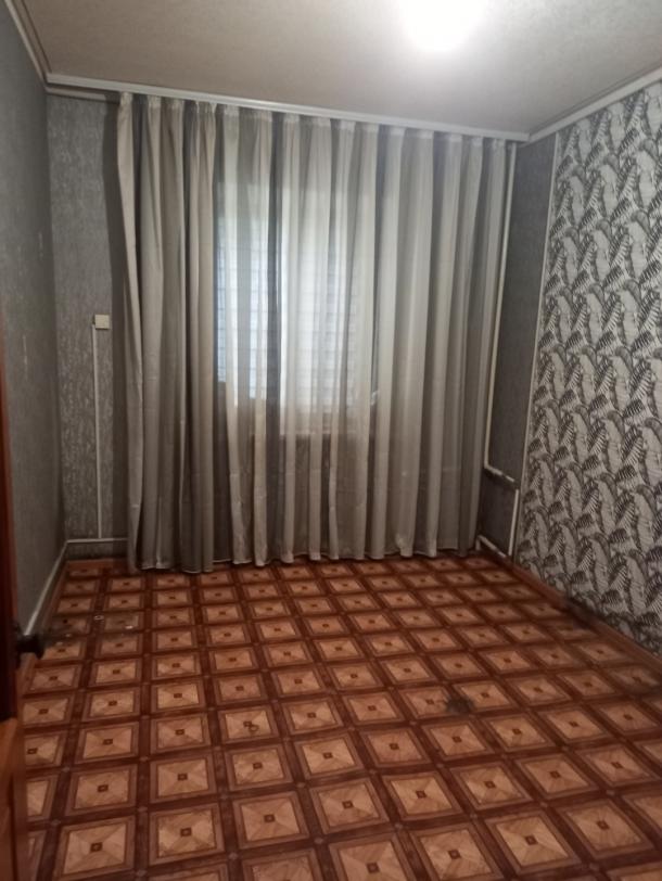 Квартира, 3-кімн., Эсхар, Чугуевский район, Горького