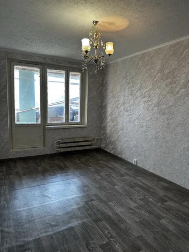 Квартира, 3-кімн., Харьков, 524м/р, Непокоренных (Героев Труда)