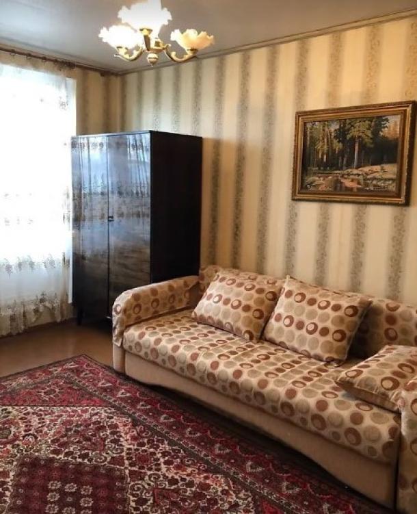 Квартира, 3-кімн., Харьков, 606м/р, Непокоренных (Героев Труда)
