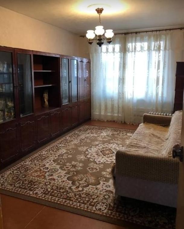 Квартира, 3-кімн., Харьков, 606м/р, Непокоренных (Героев Труда)