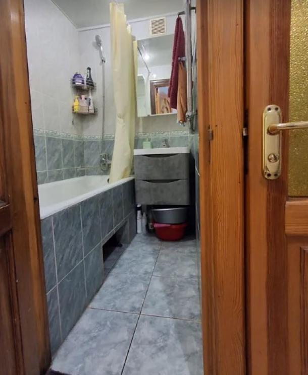 Квартира, 3-кімн., Харьков, 626м/р, Единства (Краснодарская)
