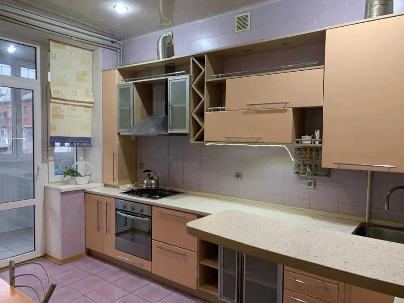 Квартира, 3-кімн., Харьков, ХТЗ, Мира
