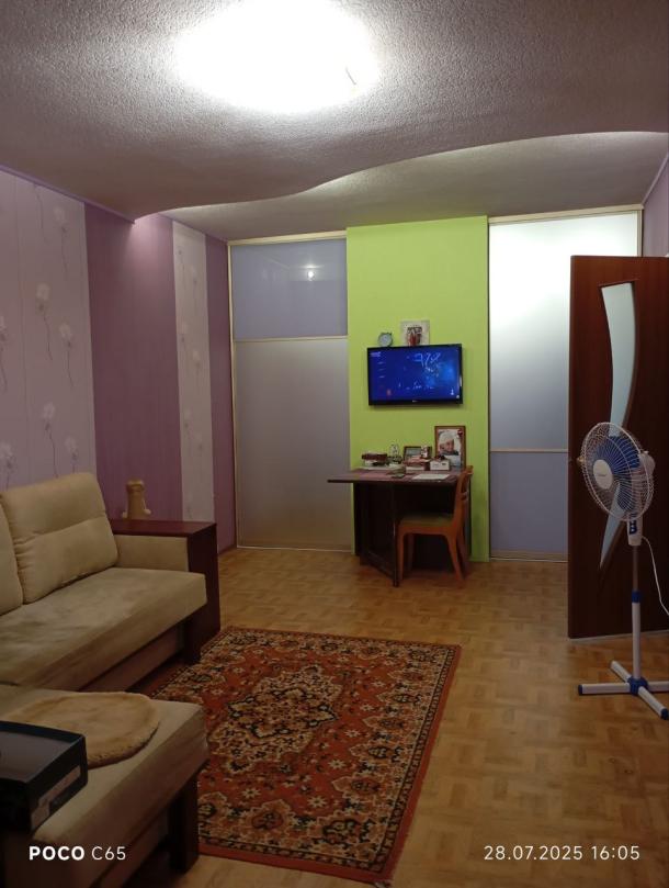 Квартира, 2-кімн., Харьков, Рогань жилмассив, Зубарева