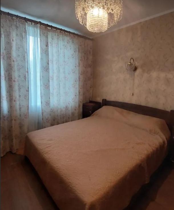 Квартира, 2-кімн., Харьков, 606м/р, Непокоренных (Героев Труда)