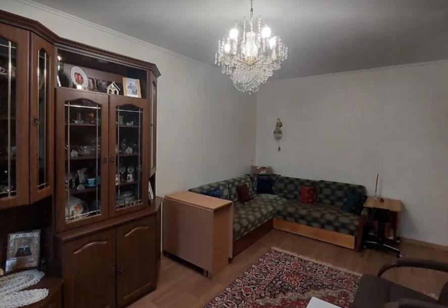 Квартира, 2-кімн., Харьков, 606м/р, Непокоренных (Героев Труда)