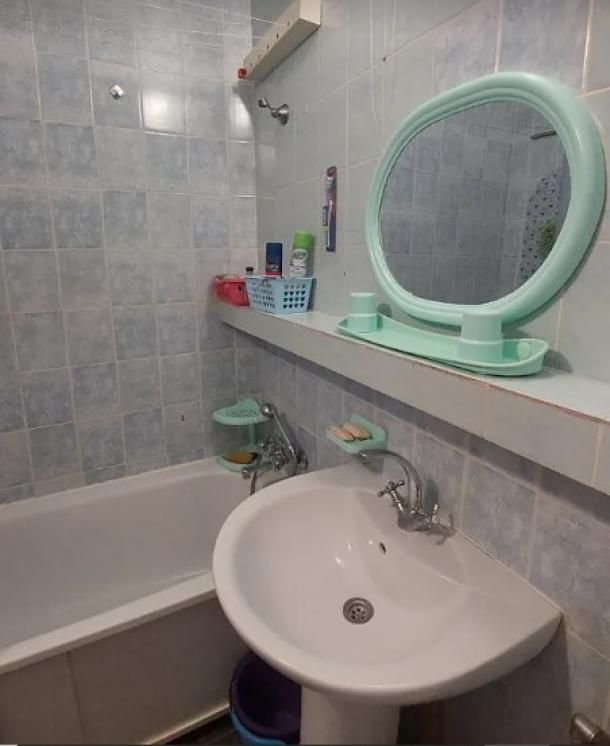 Квартира, 2-кімн., Харьков, 606м/р, Непокоренных (Героев Труда)