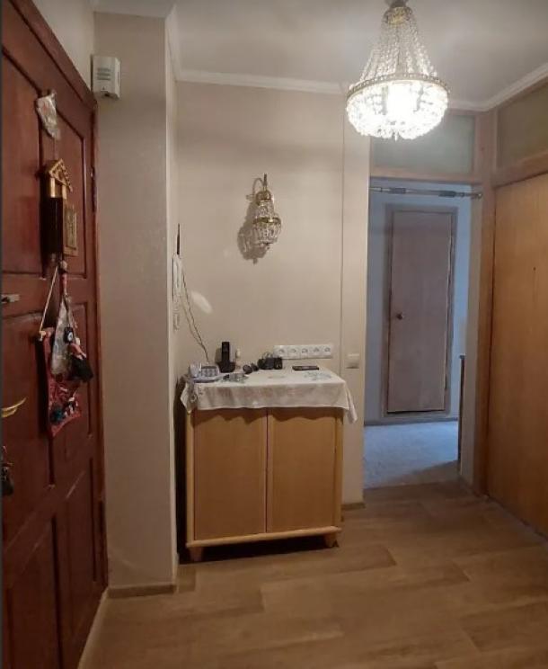 Квартира, 2-кімн., Харьков, 606м/р, Непокоренных (Героев Труда)