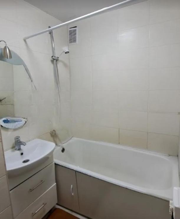Квартира, 3-кімн., Харьков, 524м/р, Непокоренных (Героев Труда)