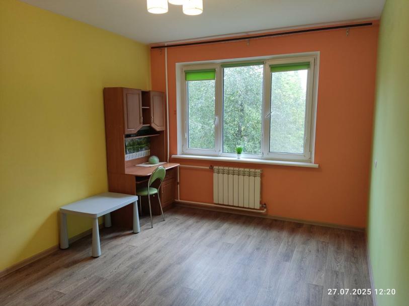 Квартира, 3-кімн., Харьков, 522м/р, Академика Павлова