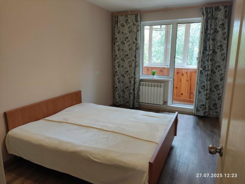 Квартира, 3-кімн., Харьков, 522м/р, Академика Павлова