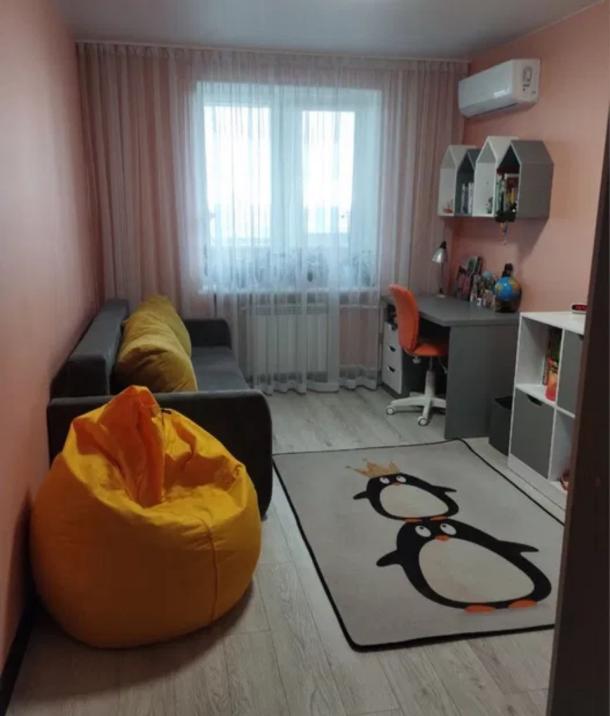 Квартира, 3-кімн., Харьков, Павлово Поле, 23 Августа