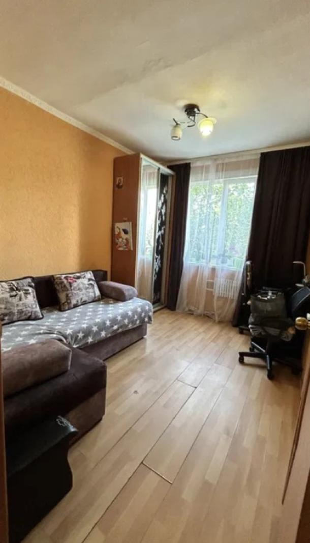 Квартира, 2-кімн., Харьков, 533м/р, Непокоренных (Героев Труда)