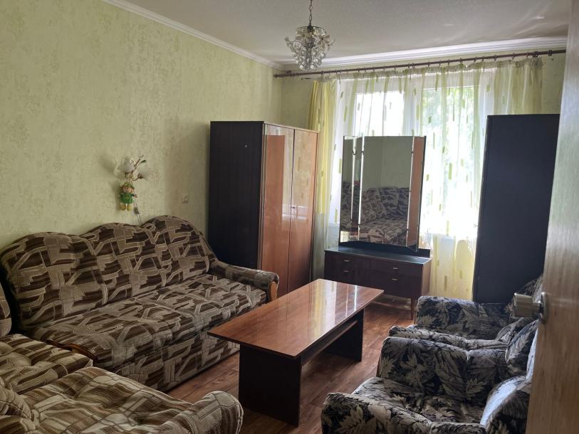 Квартира, 3-кімн., Харьков, 522м/р, Непокоренных (Героев Труда)