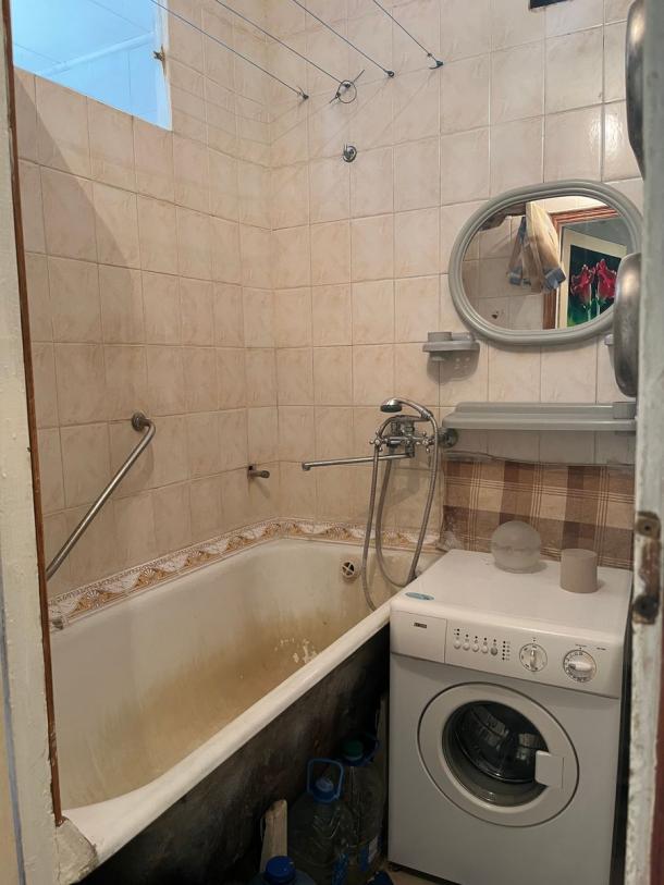 Квартира, 3-кімн., Харьков, 522м/р, Непокоренных (Героев Труда)