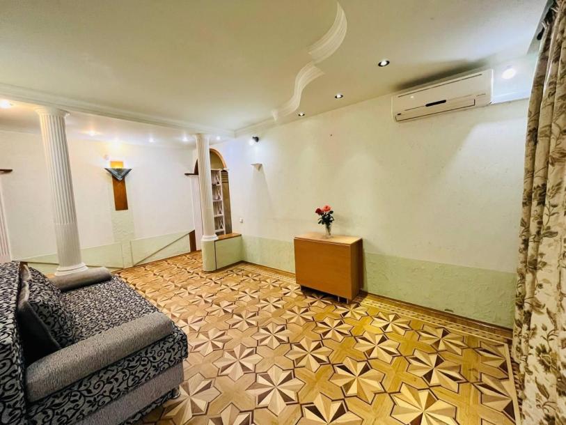 Квартира, 3-кімн., Харьков, 520м/р, Академика Павлова