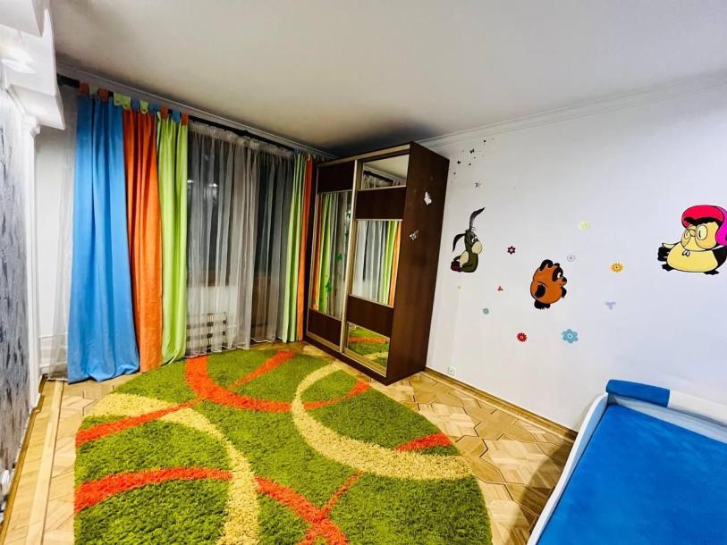 Квартира, 3-кімн., Харьков, 520м/р, Академика Павлова