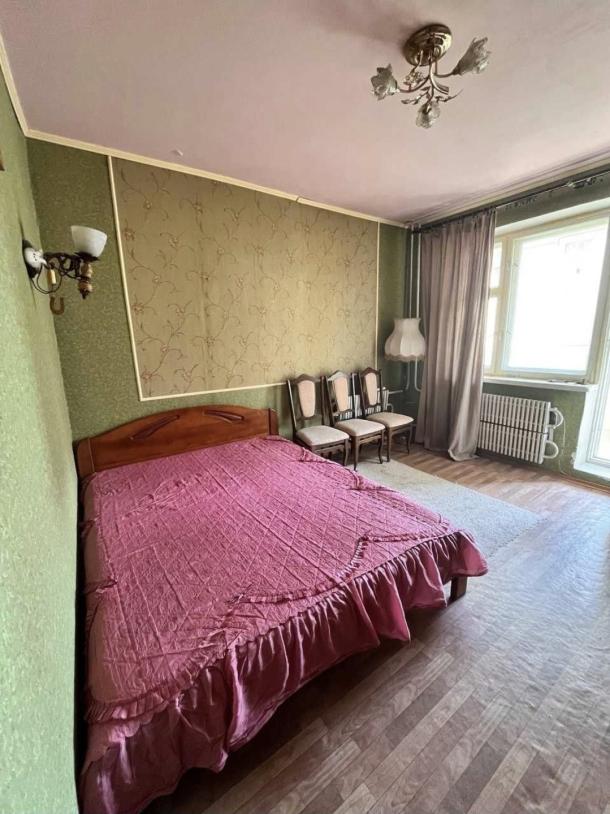 Квартира, 3-кімн., Харьков, Песочин, Квартальная