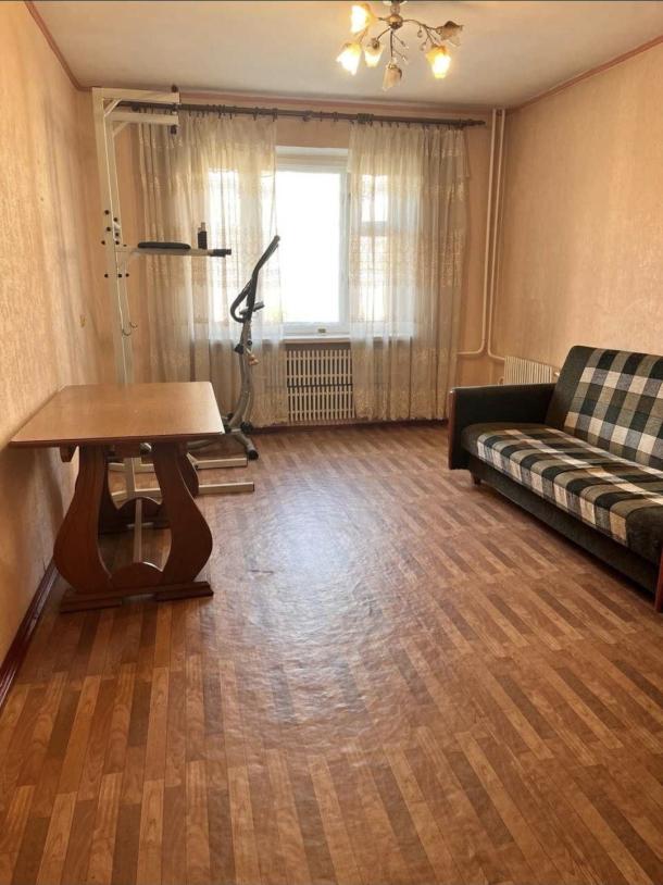 Квартира, 3-кімн., Харьков, Песочин, Квартальная